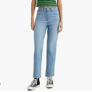 Levi’s Women’s Ribcage Straight Ankle - 28 “Center Lane”